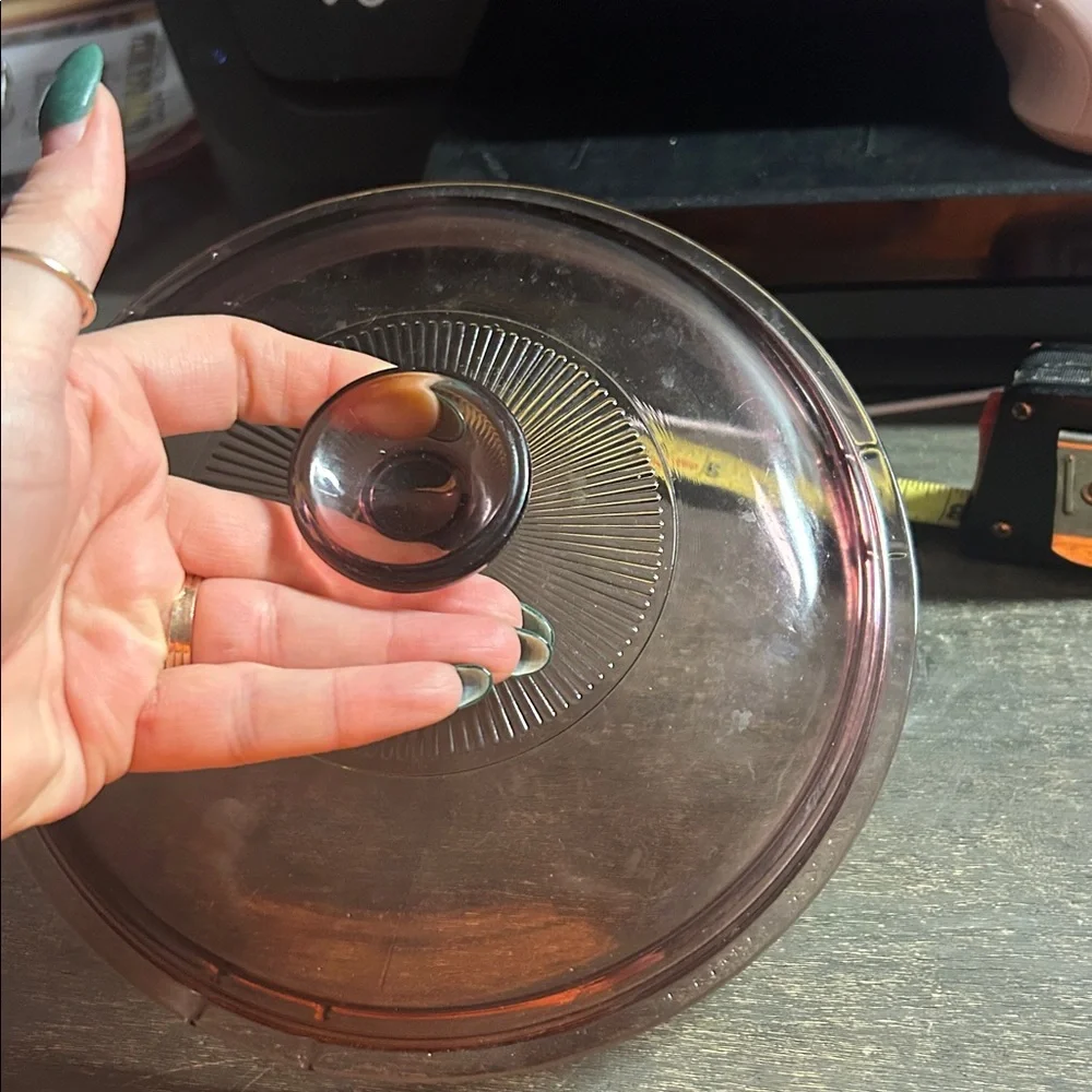 Pyrex V2.5C cranberry glass replacement lid, designed for the Corning‎ Visions